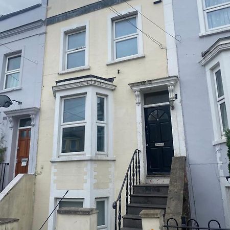 Spacious 4 Bedroom House Near Stokes Croft!! Central!!! Бристоль Екстер'єр фото