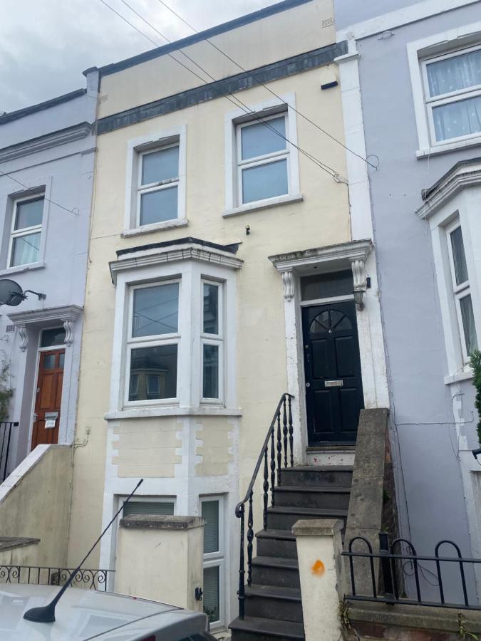 Spacious 4 Bedroom House Near Stokes Croft!! Central!!! Бристоль Екстер'єр фото