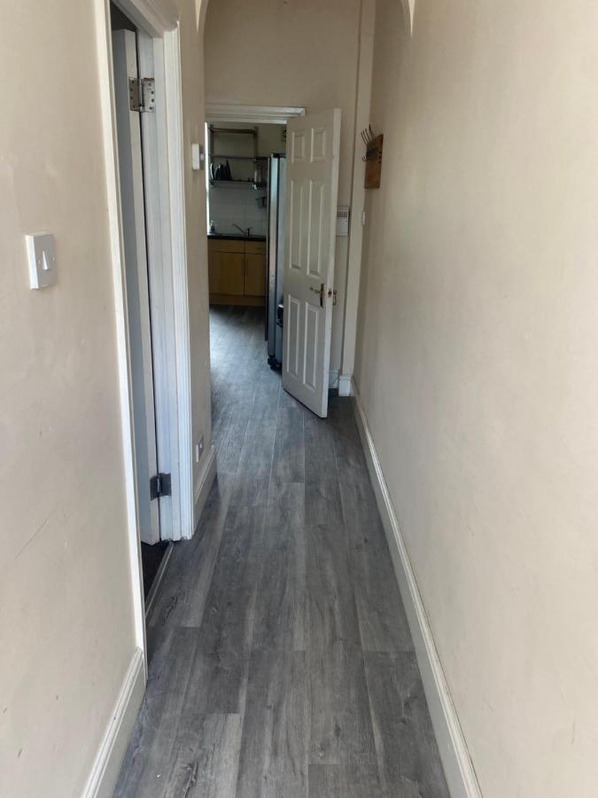 Spacious 4 Bedroom House Near Stokes Croft!! Central!!! Бристоль Екстер'єр фото